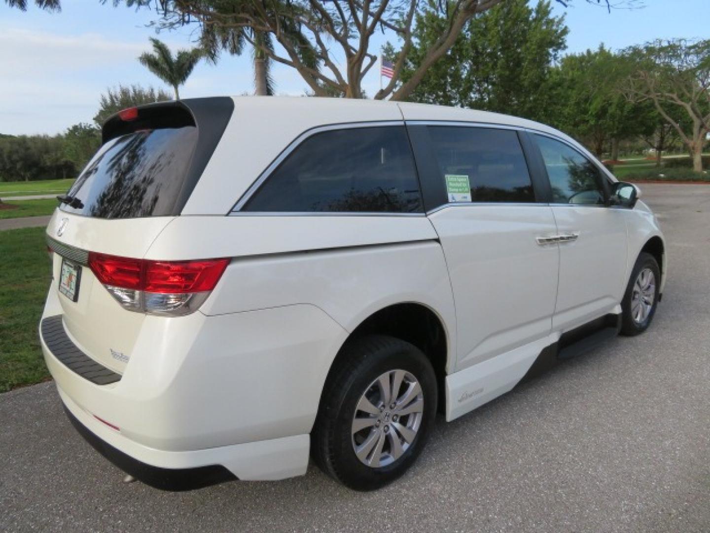 2016 White /Truffle Honda Odyssey (5FNRL5H63GB) , Automatic transmission, located at 4301 Oak Circle #19, Boca Raton, FL, 33431, (954) 561-2499, 26.388861, -80.084038 - You are looking at Gorgeous Pearl White Diamond 2016 Honda Odyssey EX-L VMI Northstar Handicap Wheelchair Conversion Van with 79K Original Miles, In-Floor Power Side Entry Ramp with Kneeling Van Function, Passenger Side 6 Way Transfer Seat, Quick Release Driver's Seat, Hand Controls, Tie Down System - Photo#26